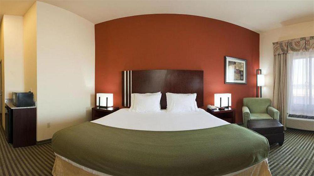 Holiday Express & North Edmond, An Ihg Hotel